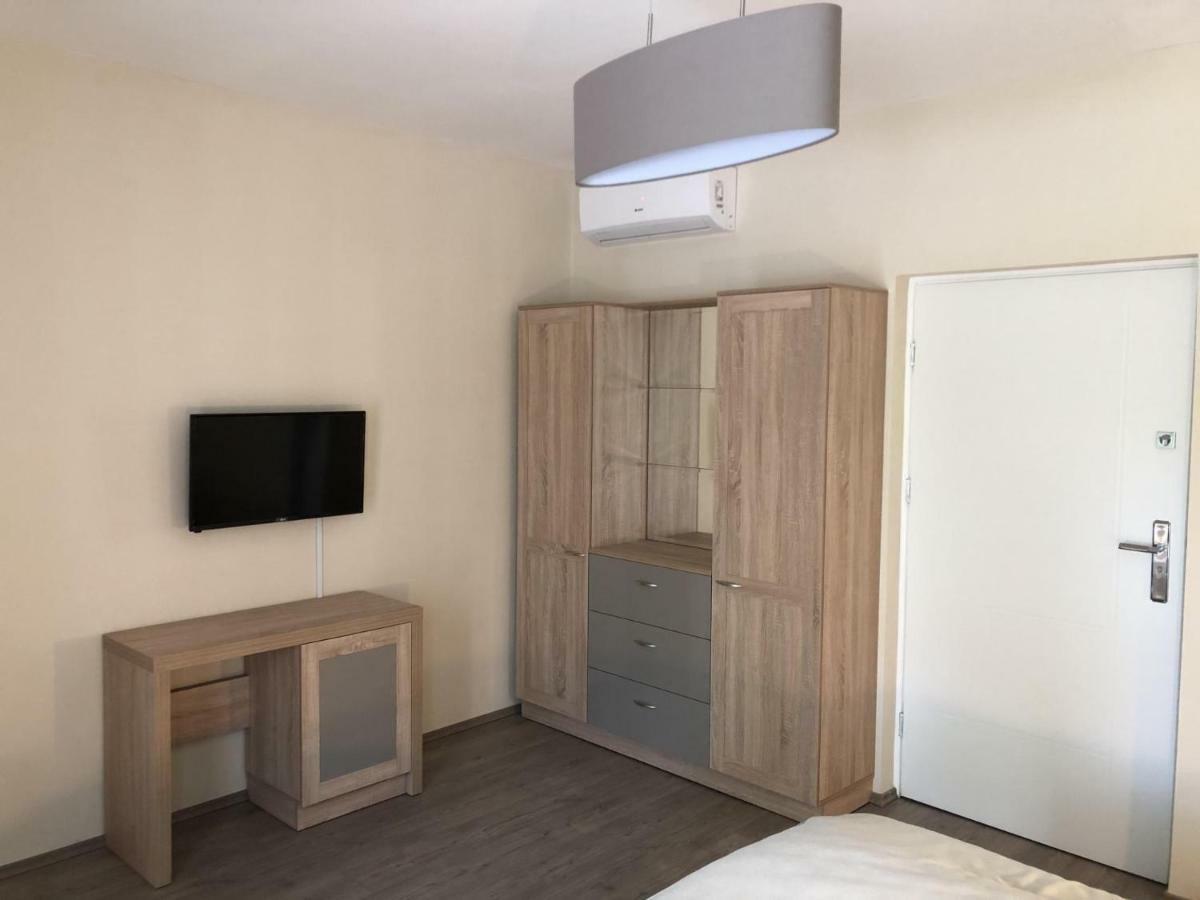Napsugar Club Es Panzio Bed & Breakfast Fonyod Ngoại thất bức ảnh