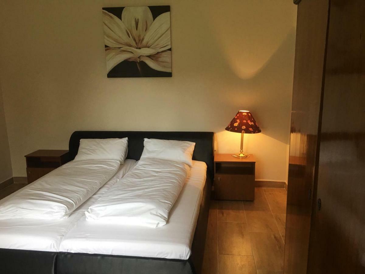 Napsugar Club Es Panzio Bed & Breakfast Fonyod Ngoại thất bức ảnh
